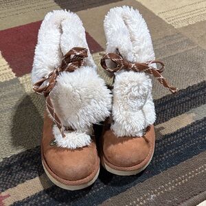 GAP Kids Cozy Brown and White Fur Boots